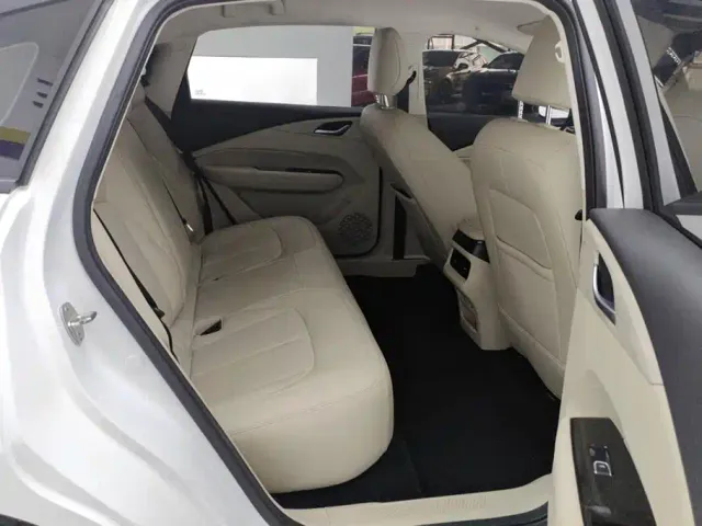 Wuling Starlight — Фото автомобиля 11