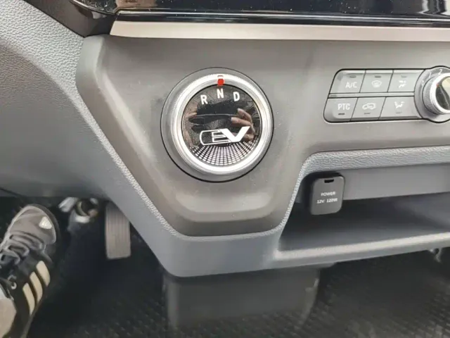 Maxus EV30 — Фото автомобиля 9