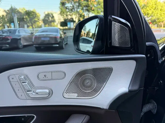Mercedes-Benz GLE-Class — Фото автомобиля 13