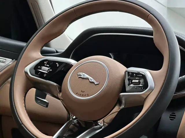 Jaguar XFL — Фото автомобиля 17