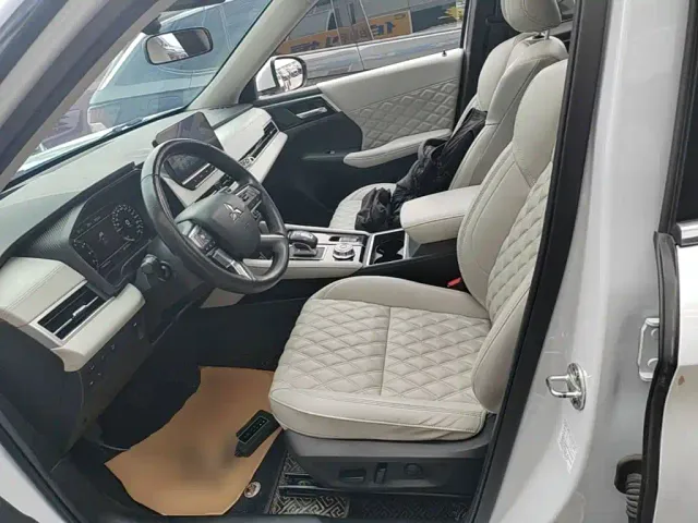 Mitsubishi Outlander — Фото автомобиля 14