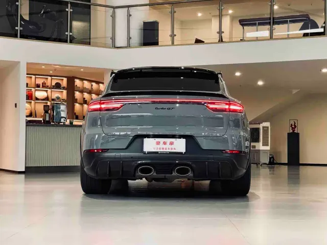 Porsche Cayenne — Фото автомобиля 15