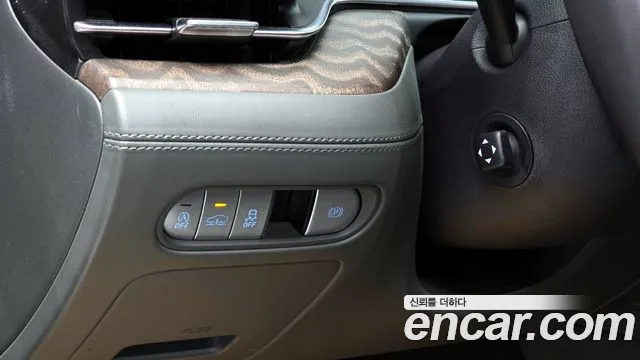 Genesis G90 Бензин 3.5 турбо AWD — Фото автомобиля 14