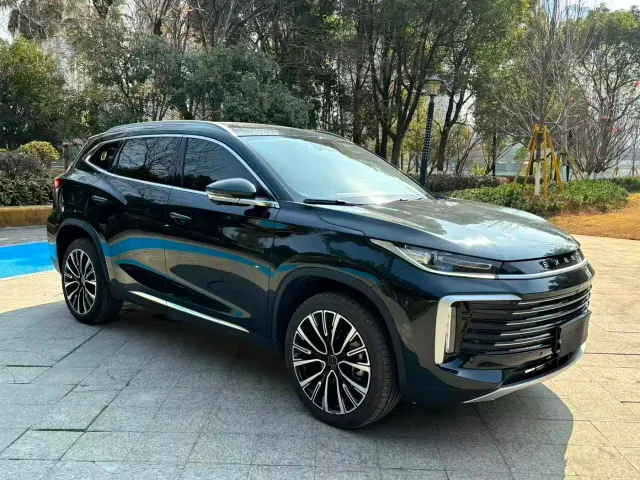 Exeed TXL — Фото автомобиля 2