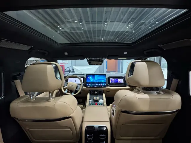 BYD FangChengBao Leopard 8 — Фото автомобиля 12