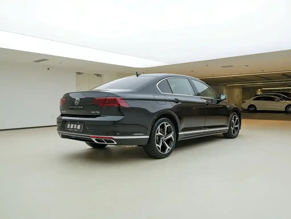 Volkswagen Magotan 2023 Model 2 Million Commemorative Edition 330TSI DSG Luxury — Фото автомобиля 6