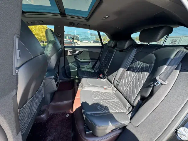 Audi Q8 — Фото автомобиля 9