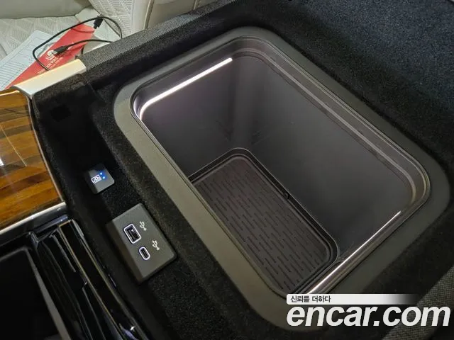 Cadillac Escalade Generation 5 — Фото автомобиля 11