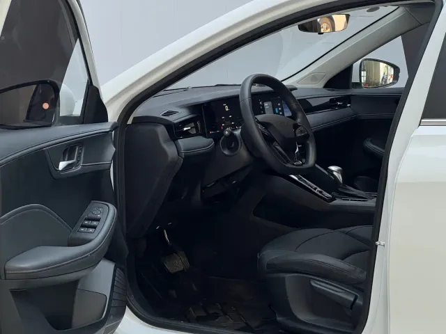 Roewe i5 — Фото автомобиля 8