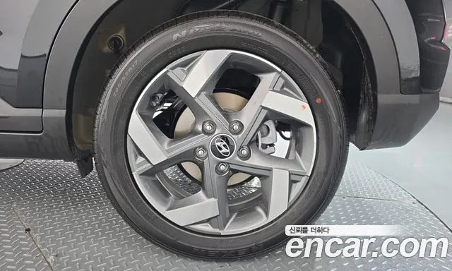 Hyundai Venue — Фото автомобиля 6