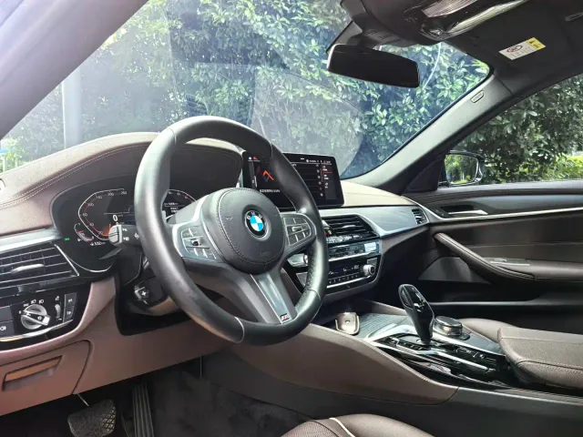 BMW 5 Series — Фото автомобиля 7