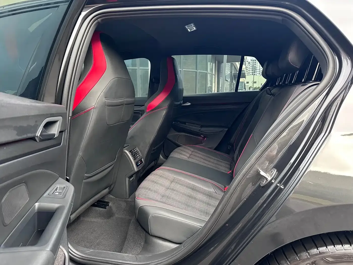 Volkswagen Golf GTI 2021 380TSI DSG GTI — Фото автомобиля 8