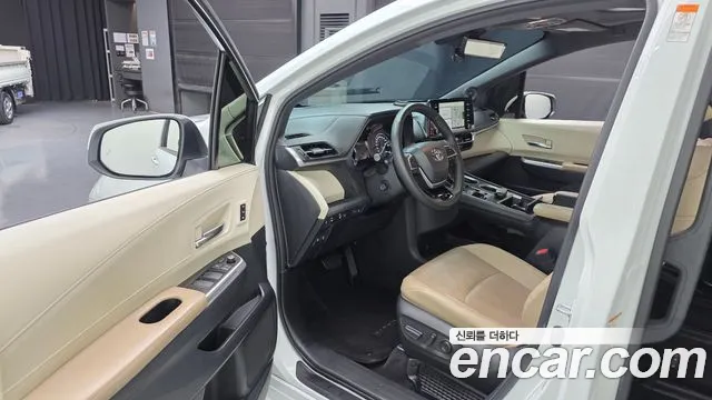 Toyota Sienna — Фото автомобиля 10