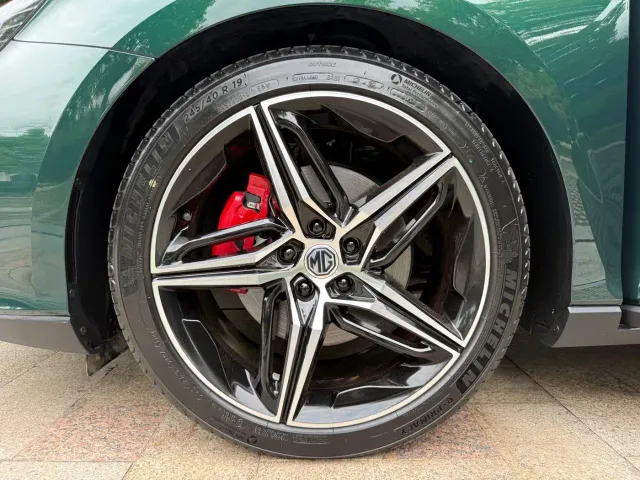 MG 7 — Фото автомобиля 19