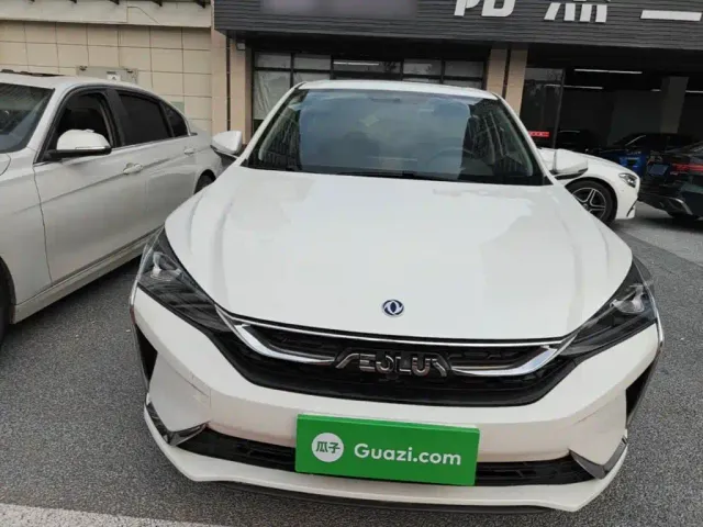 Dongfeng Yixuan — Фото автомобиля 2