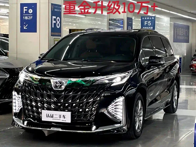 Toyota Sienna — Фото автомобиля 2