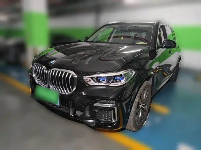 Фотография автомобиля — BMW X5