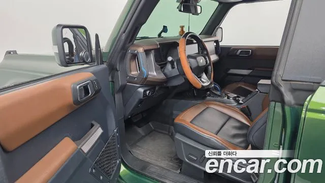 Ford Bronco — Фото автомобиля 10