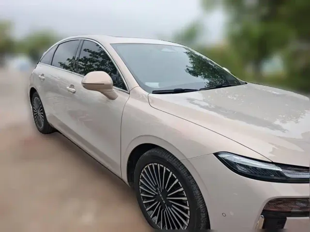 Roewe M7 DMH — Фото автомобиля 24