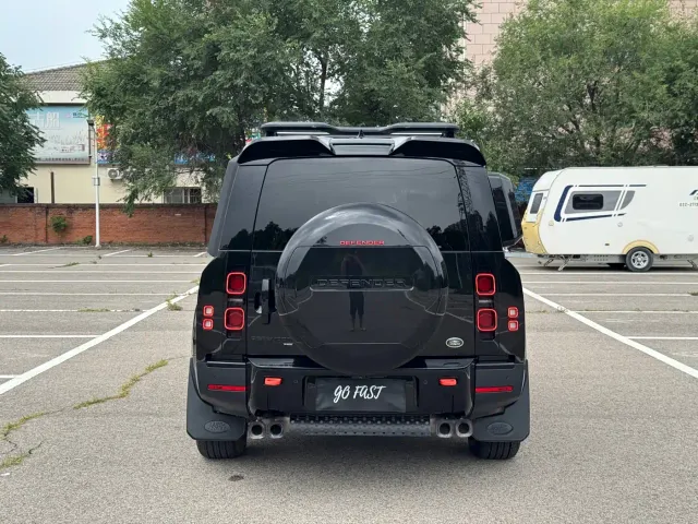 Land Rover Defender — Фото автомобиля 4
