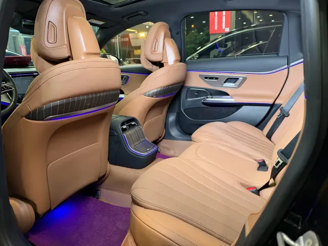 Mercedes-Benz E-Class — Фото автомобиля 10