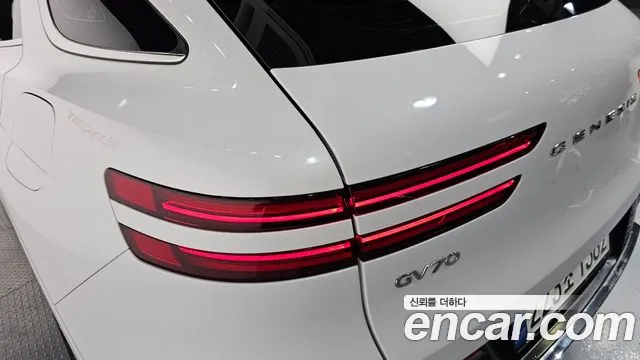 Genesis GV70 2.5T Бензин AWD — Фото автомобиля 22