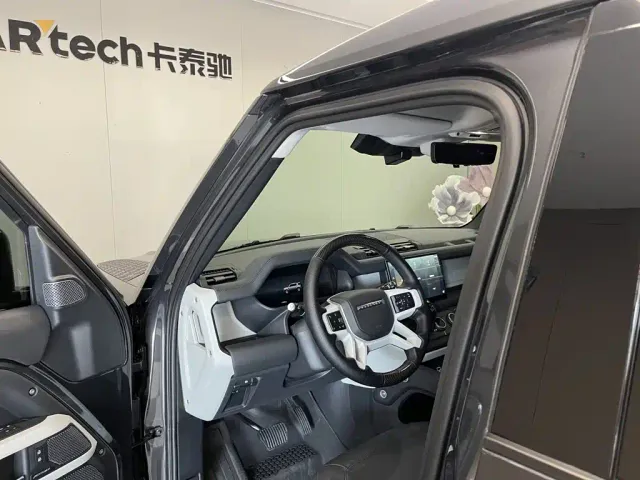 Land Rover Defender — Фото автомобиля 24
