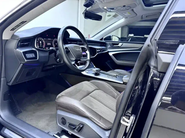 Audi A7L — Фото автомобиля 9