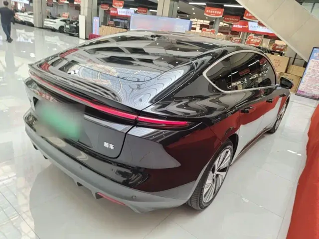 NIO NIO ET5 2024 75kWh — Фото автомобиля 6