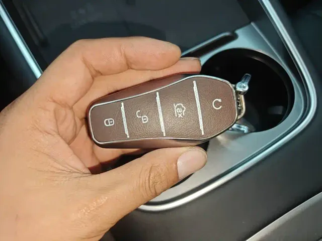 BYD Sealion 05 EV — Фото автомобиля 8