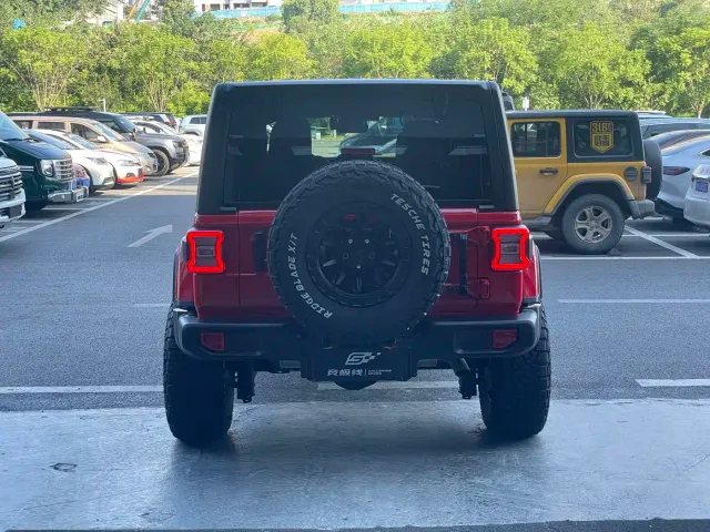 Jeep Wrangler — Фото автомобиля 17