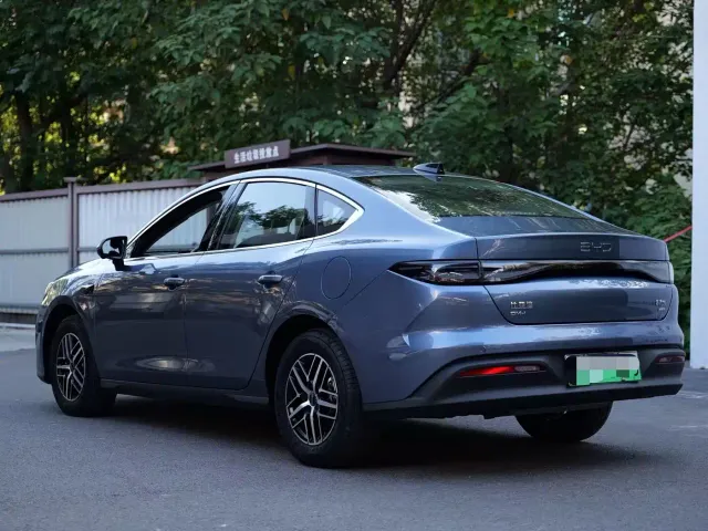 BYD Seal 05 DM-i — Фото автомобиля 9