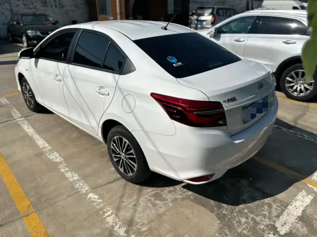 Toyota Vios — Фото автомобиля 10