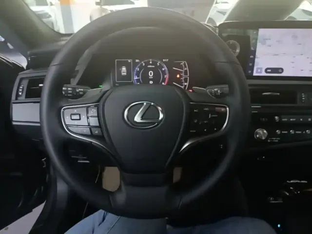 Lexus ES — Фото автомобиля 10