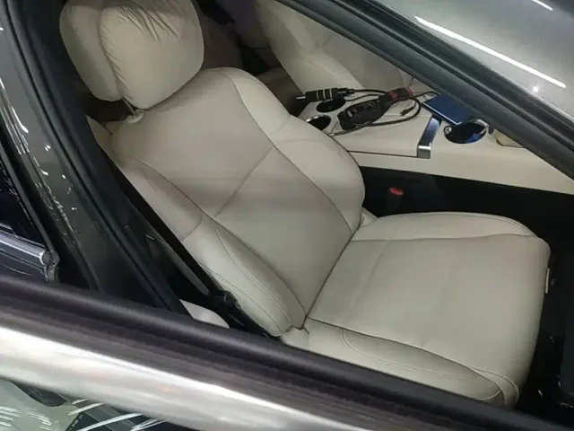 Li Auto L8 — Фото автомобиля 24