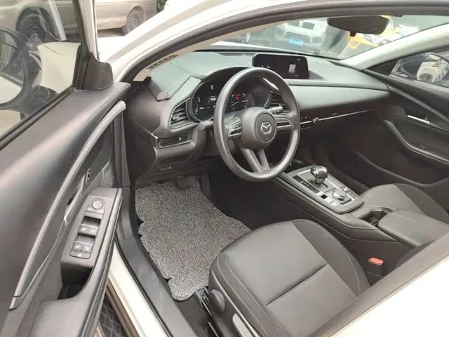 Mazda CX-30 EV — Фото автомобиля 15