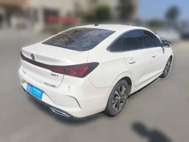 Changan Eado — Фото автомобиля 5