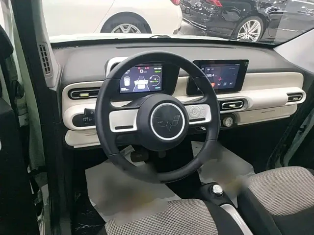 Wuling Hongguang Mini EV — Фото автомобиля 10