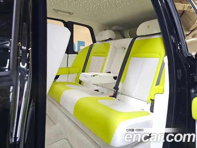 Rolls-Royce Cullinan — Фото автомобиля 17