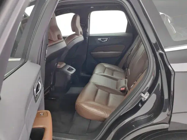 Volvo XC60 — Фото автомобиля 15