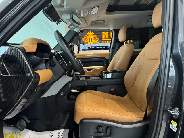 Land Rover Defender — Фото автомобиля 7