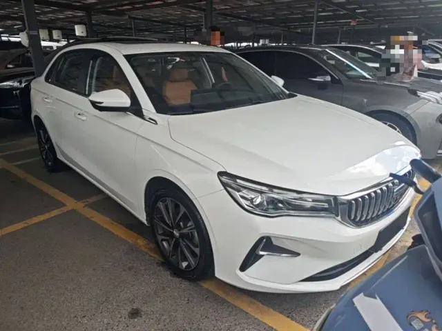 Geely Emgrand — Фото автомобиля 3