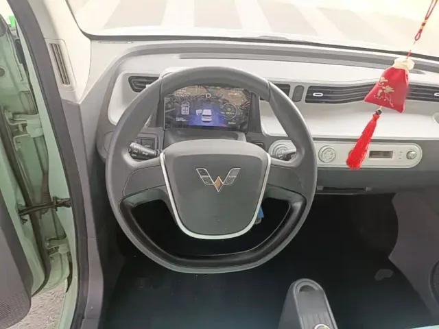 Wuling Hongguang Mini EV — Фото автомобиля 10