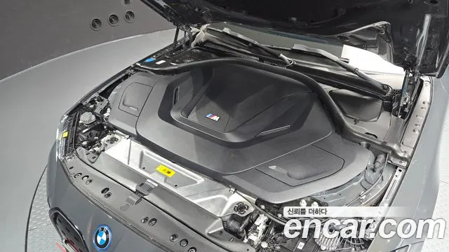 BMW i4 — Фото автомобиля 9