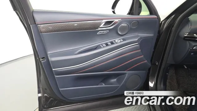 Genesis GV80 — Фото автомобиля 21