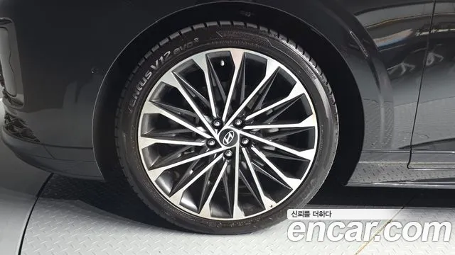 Hyundai Grandeur GN7 — Фото автомобиля 5