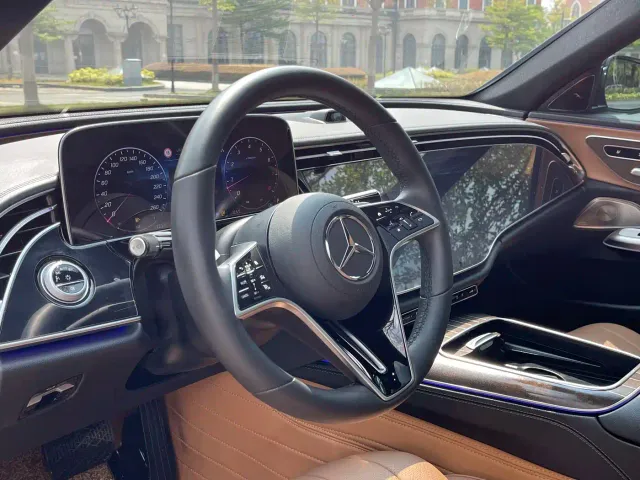 Mercedes-Benz E-Class — Фото автомобиля 7