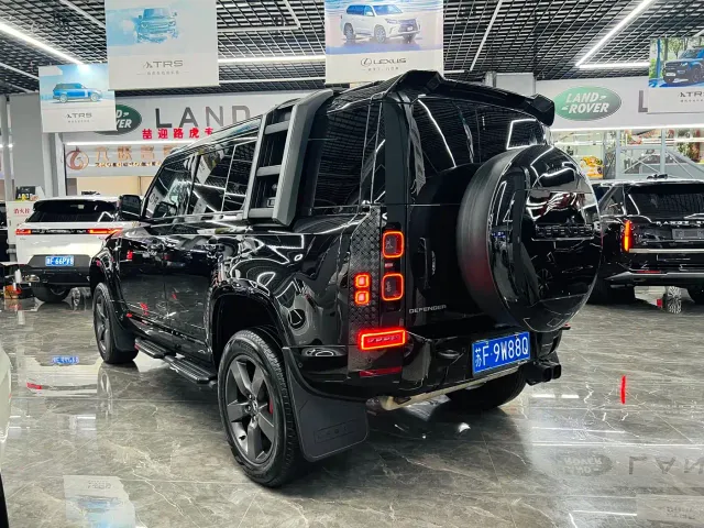 Land Rover Defender — Фото автомобиля 7