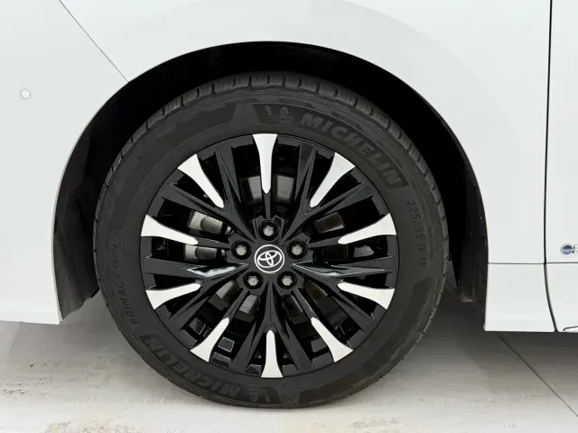Toyota Alphard — Фото автомобиля 20
