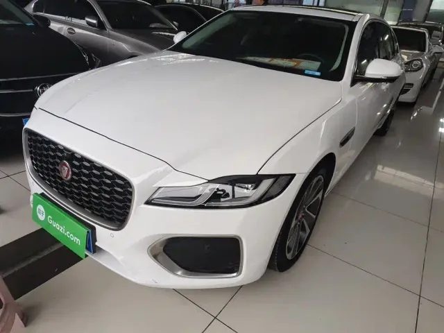 Фотография автомобиля — Jaguar XFL